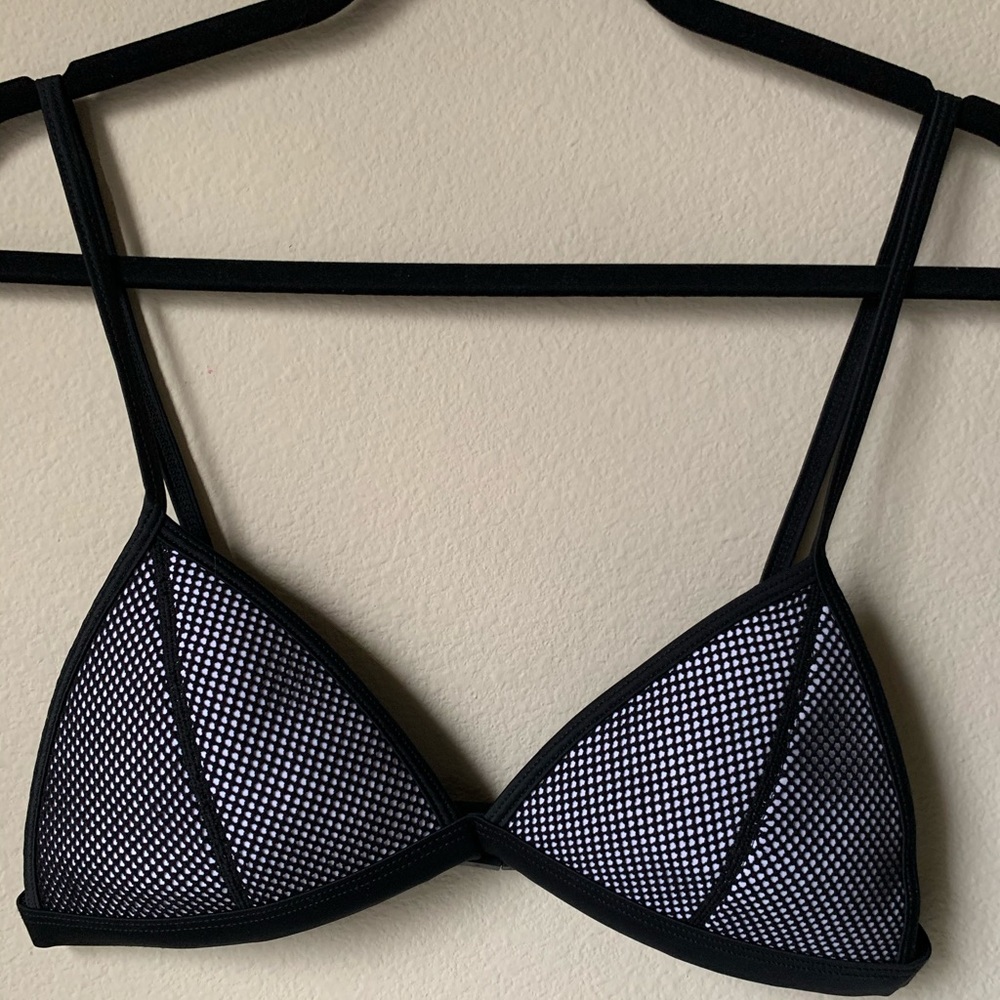 Black swim top size L